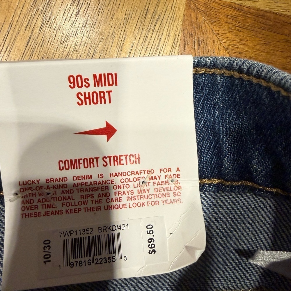 Lucky Brand 90s Midi Women's Distressed Blue Jean Shorts NWT - Picture 4 of 5